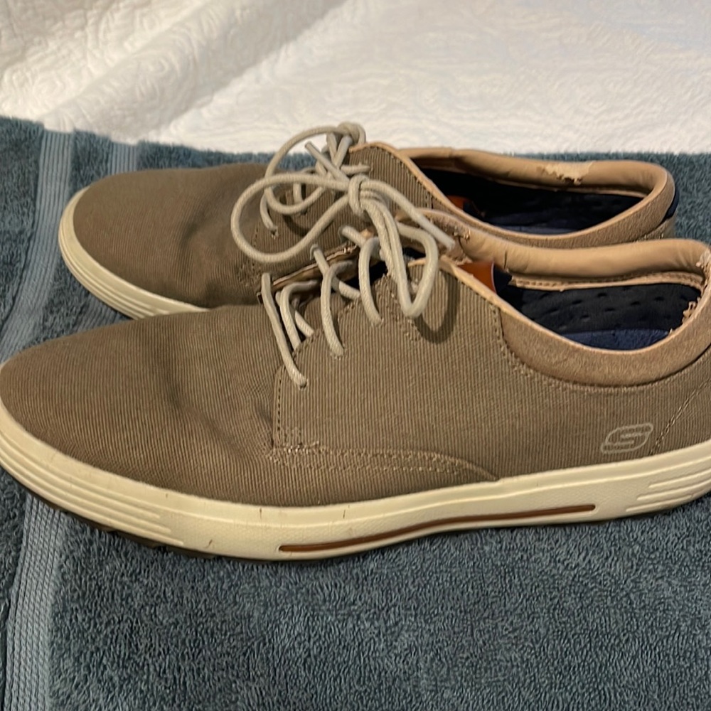 Sketchers shoes for men size 13